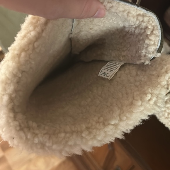 Ugg Boots with Fringe - Picture 5 of 10